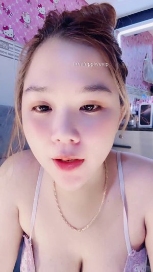 Em live đều mà các anh đồng dâm cứ bảo chưa được thấy vú em – Hot Idol